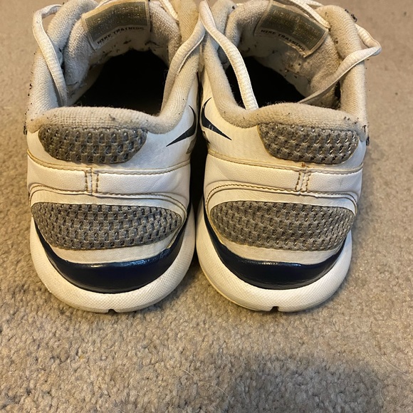 Nike shoes - Picture 3 of 4